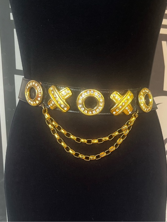 Streets Ahead Accessories - Vintage Y2K Streets Ahead Statement XOXO Leather belt ~Carrie Bradshaw